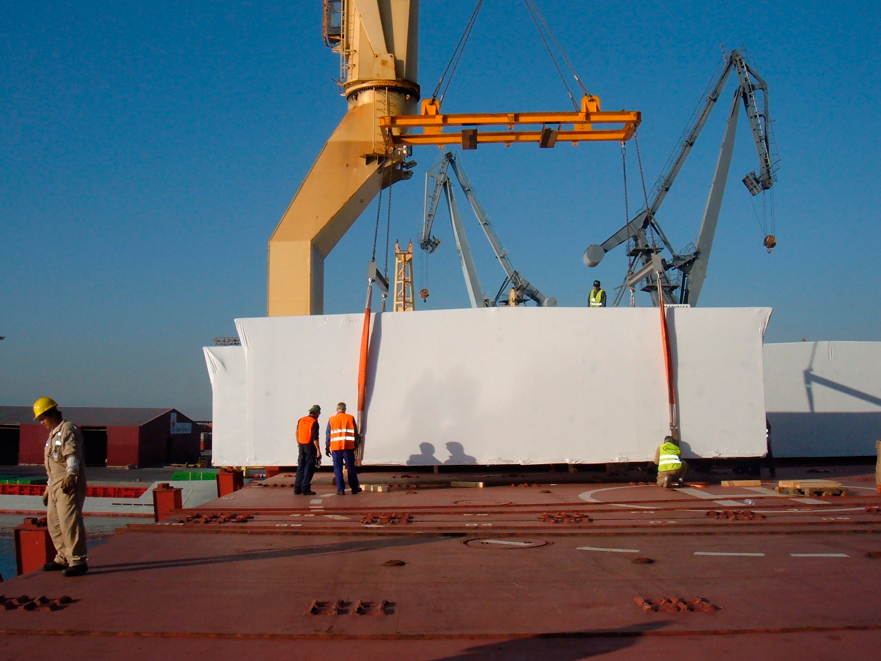 PROJECTS: BREAKBULK / PROYECT CARGO / CHARTERING